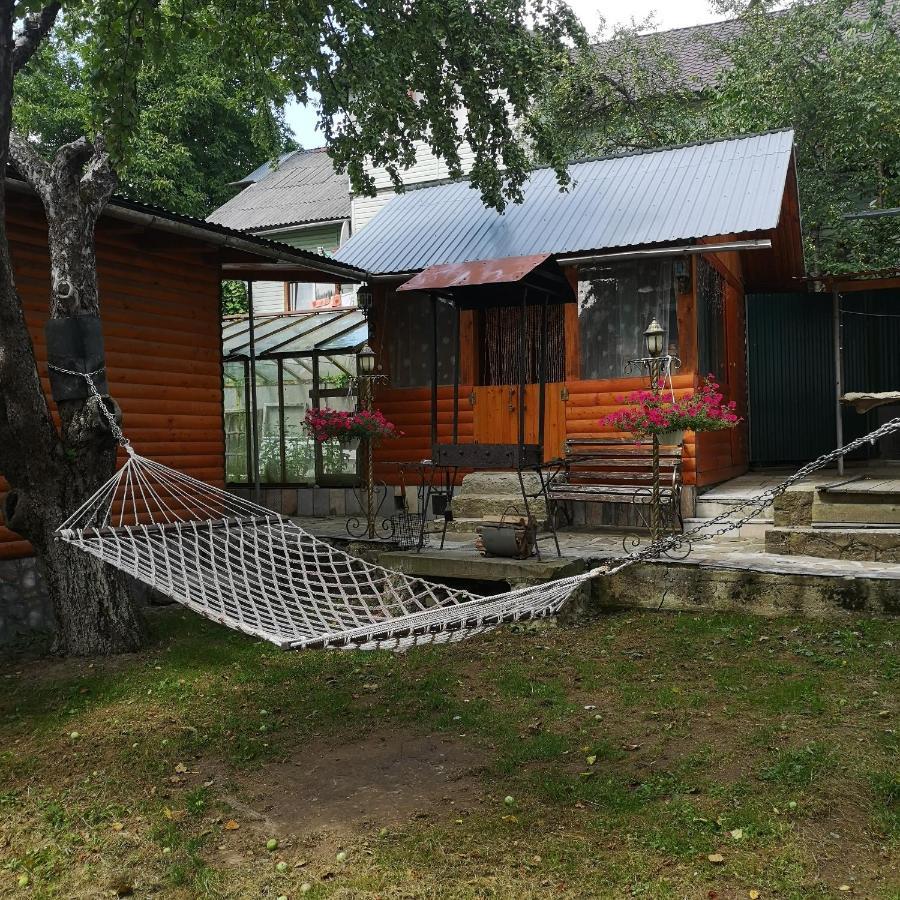 Vila Kotiedzh U Mariny Jaremče Exteriér fotografie