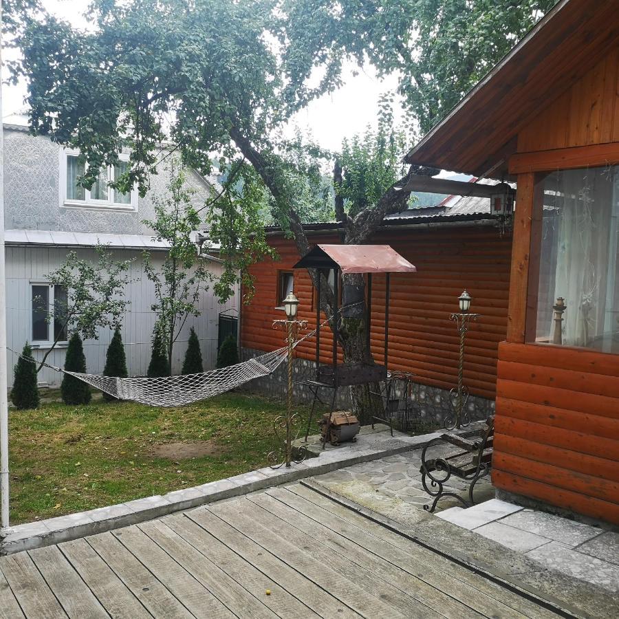 Vila Kotiedzh U Mariny Jaremče Exteriér fotografie