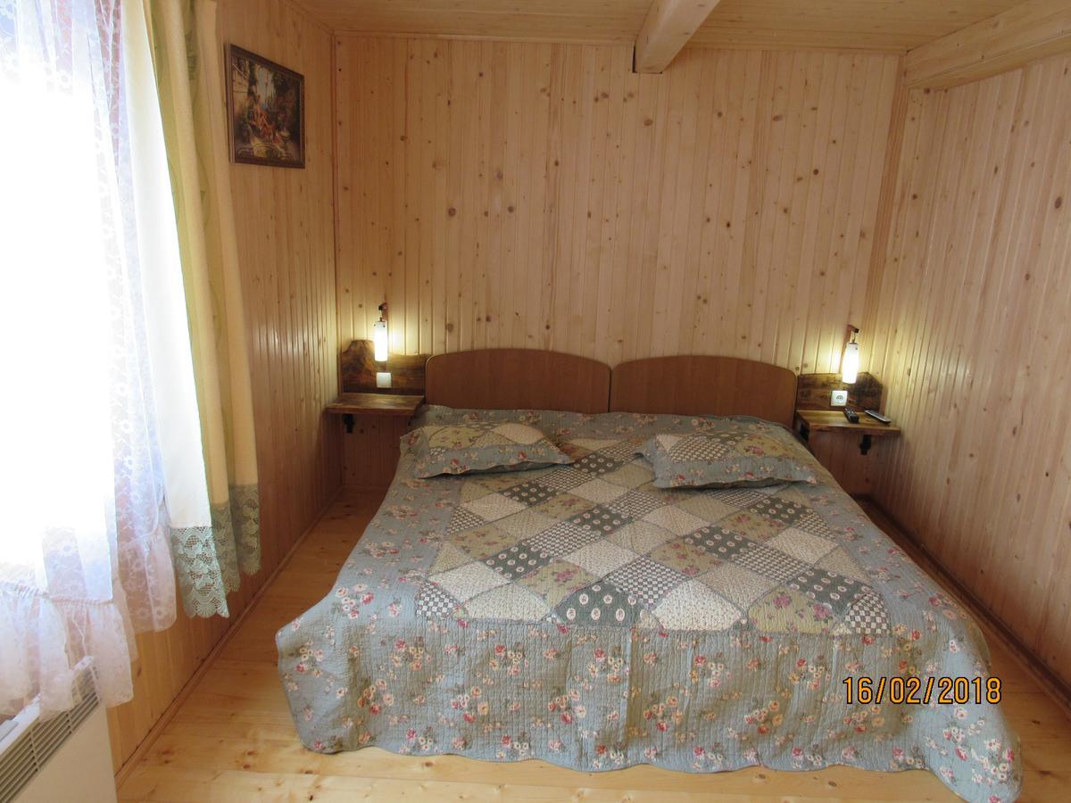 Vila Kotiedzh U Mariny Jaremče Exteriér fotografie
